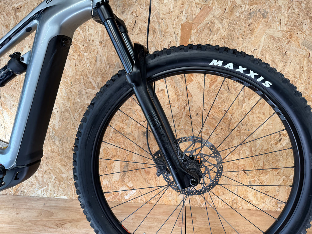 VTT électrique cannondale taille S (155-168cm)