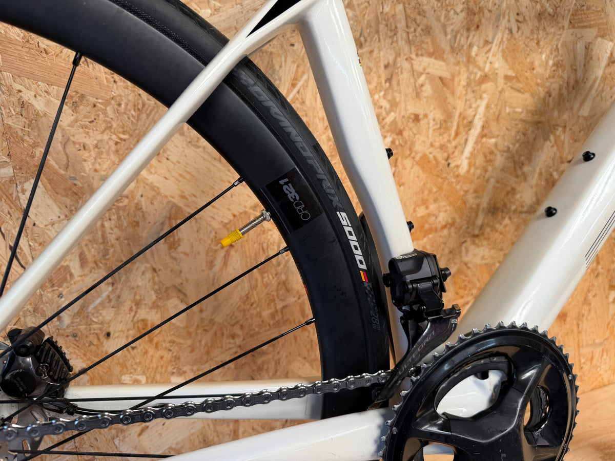 BMC Roadmachine – 2022 – Taille 54 (174-180cm) Ultegra Di2 – Roues carbone – 8,5 kg