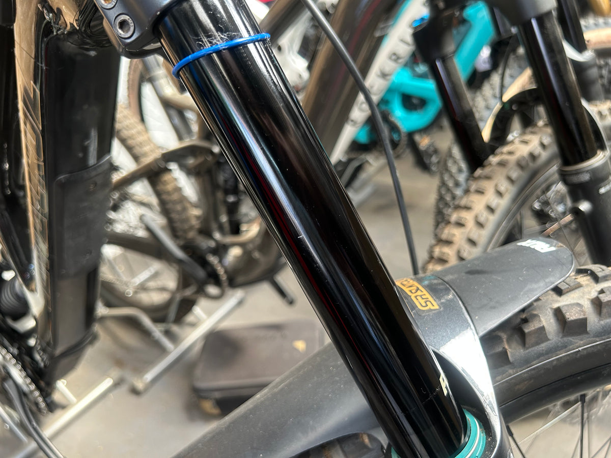 Santa Cruz v10 2025 (taille L)