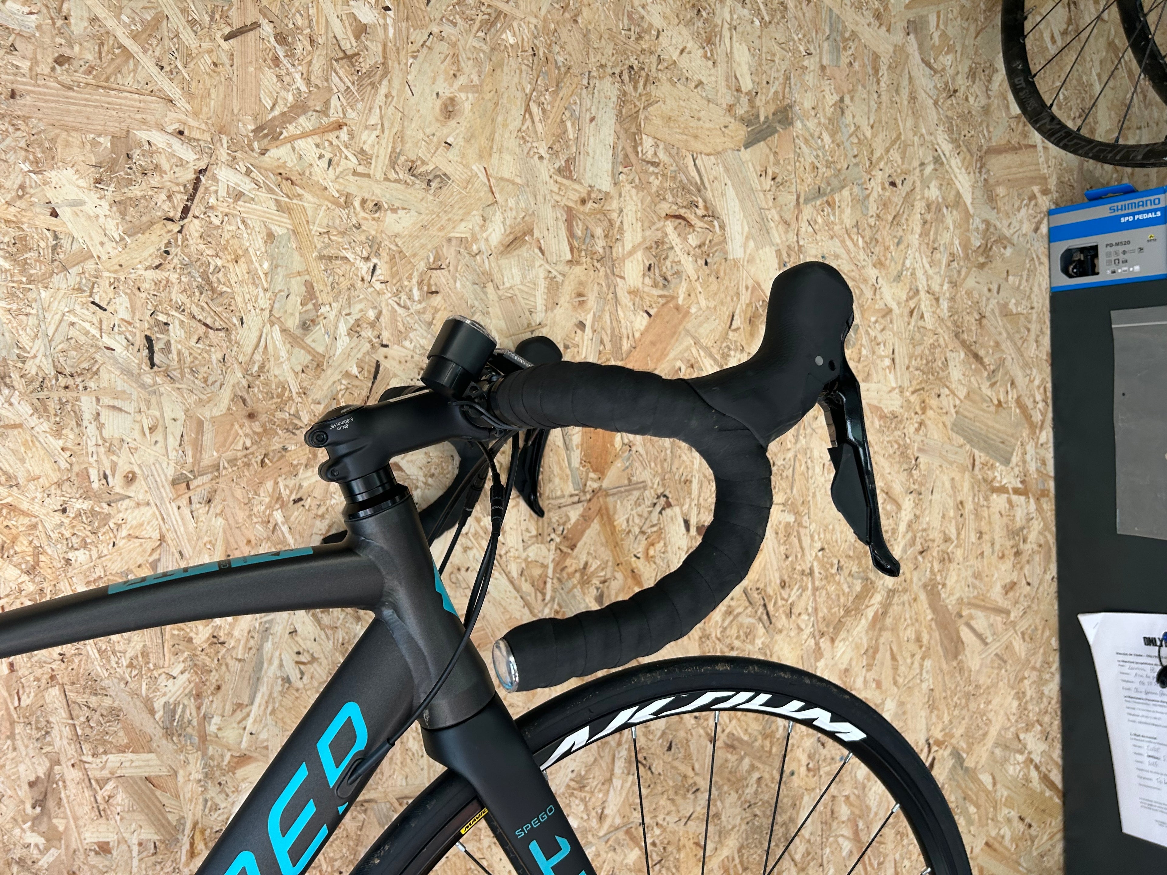 Scrapper aluminium taille M (174cm à 180cm)