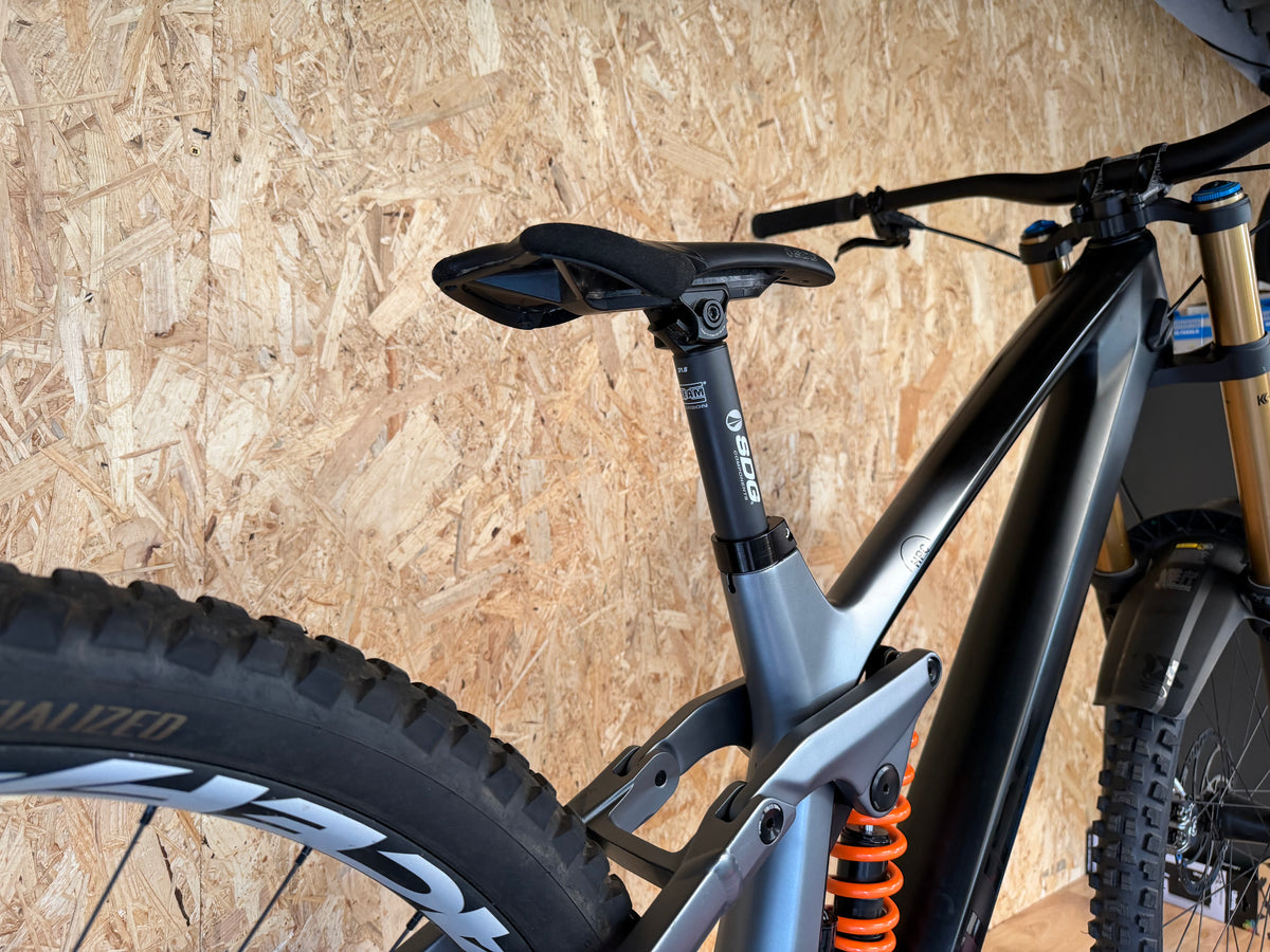 VTT DH cube two15 slt taille L (176-184cm)