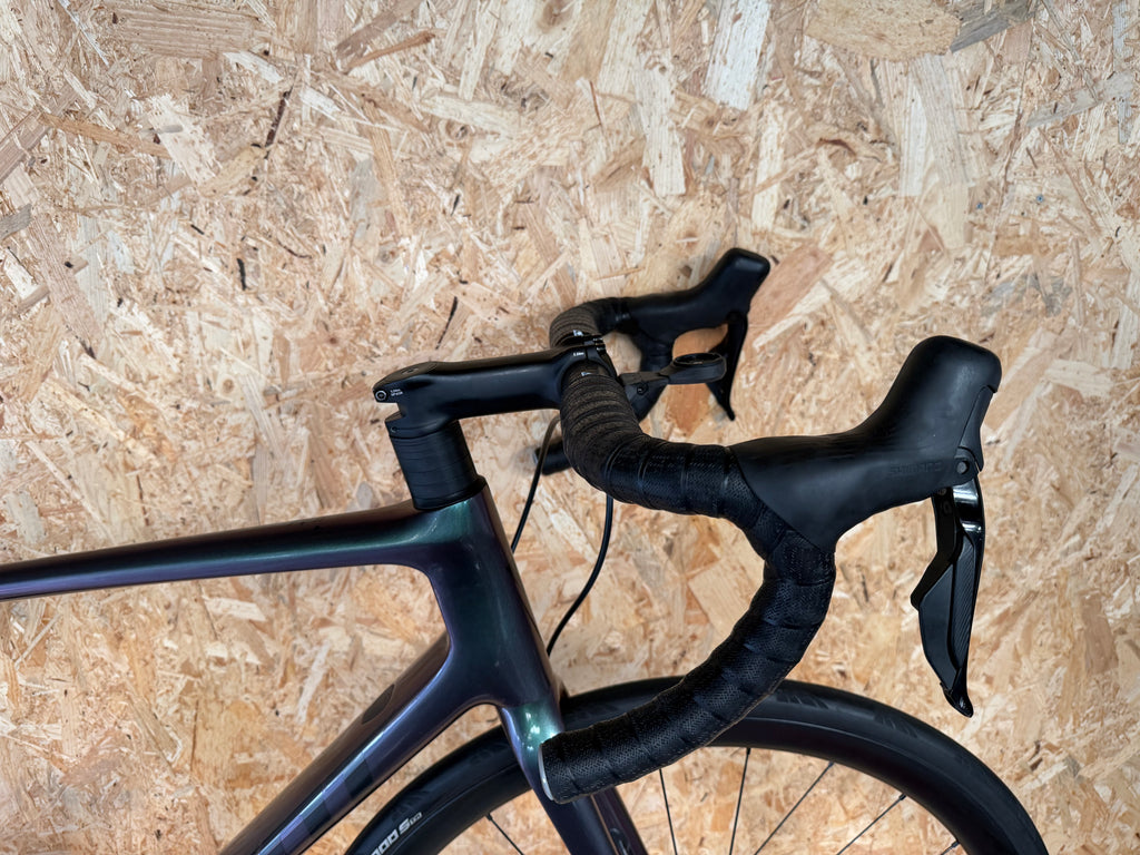 Giant TCR Pro Disc 1 – 2024 – Taille M/L (175-185cm) – Shimano 105 Di2 – SLR 1 carbone – 8,1 kg