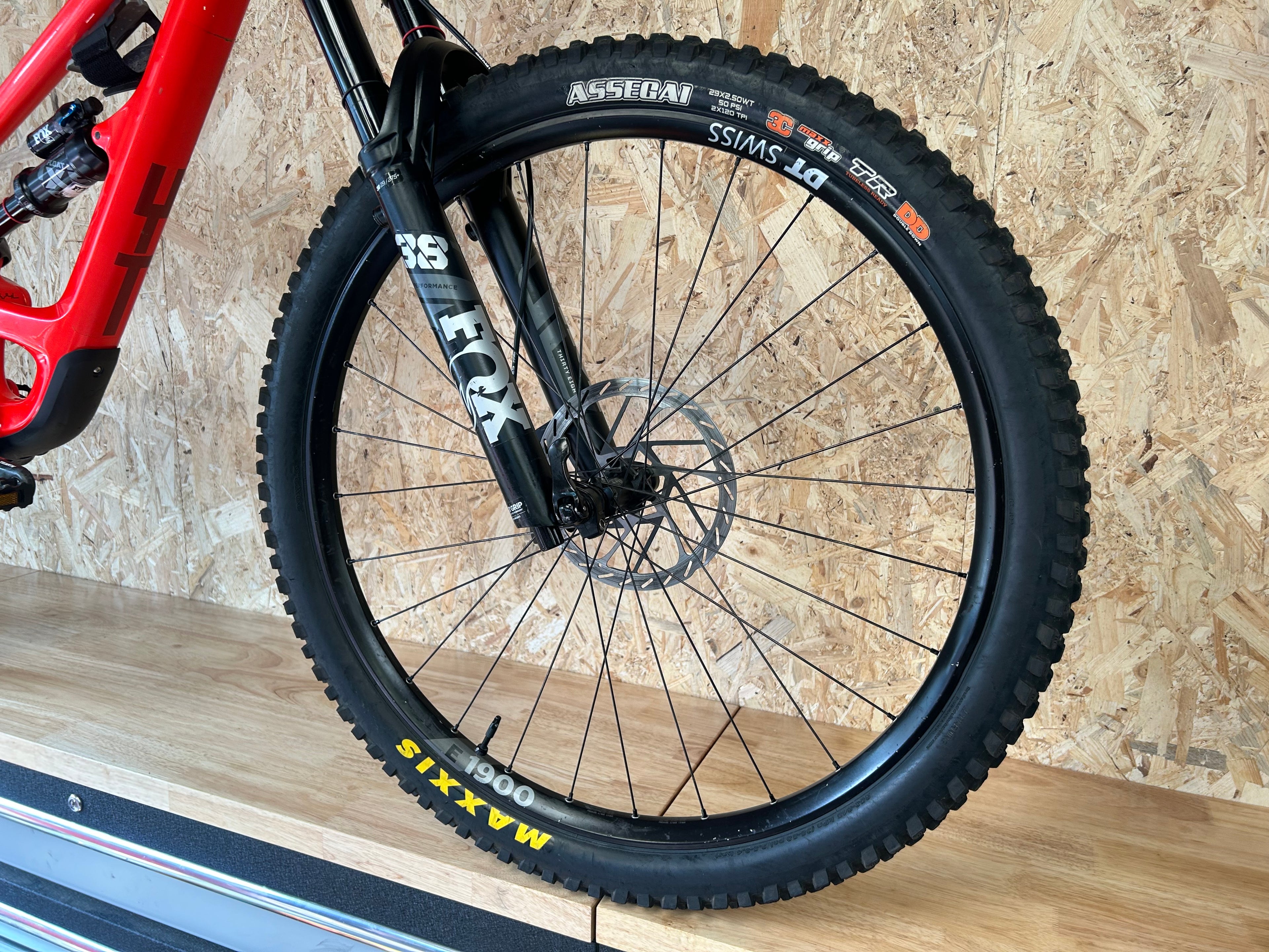 YT Capra – 2023 (1m75 à 1m85)
