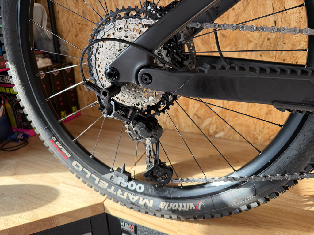 VTT électrique haro e Greer taille L (180-190cm)