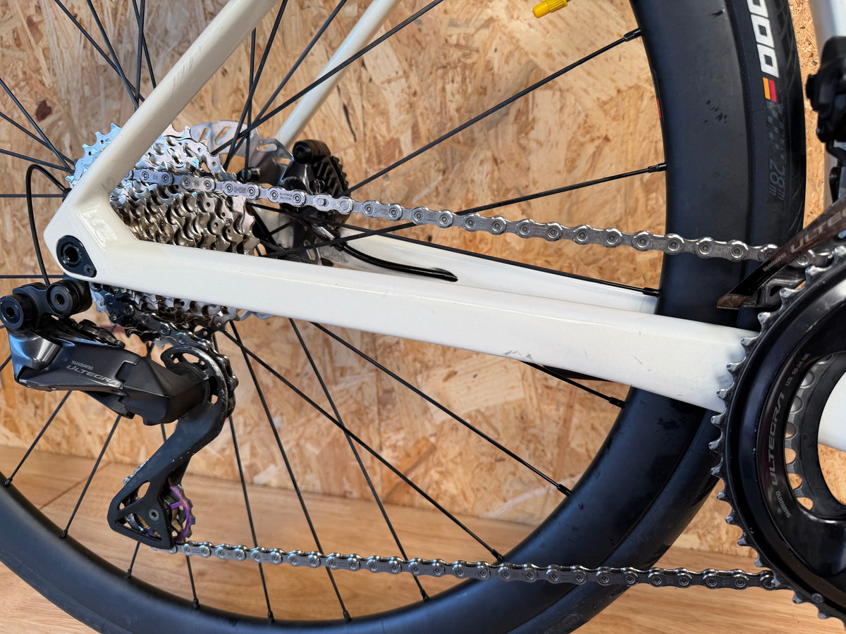 BMC Roadmachine – 2022 – Taille 54 (174-180cm) Ultegra Di2 – Roues carbone – 8,5 kg