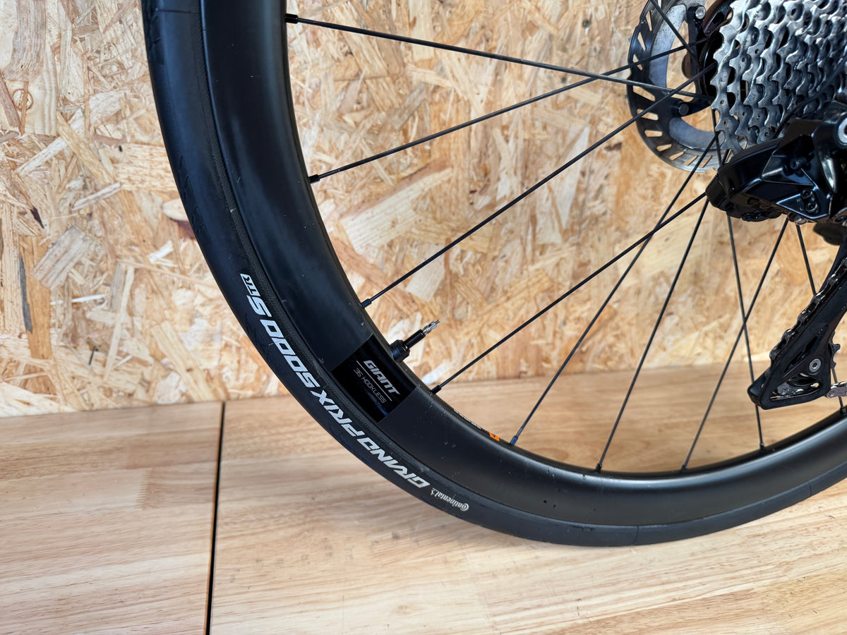 Giant TCR Pro Disc 1 – 2024 – Taille M/L (175-185cm) – Shimano 105 Di2 – SLR 1 carbone – 8,1 kg