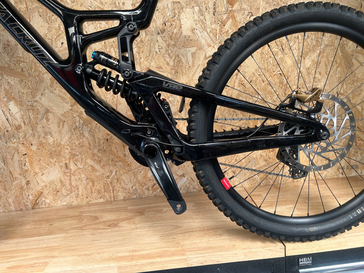 Santa Cruz v10 2025 (taille L)