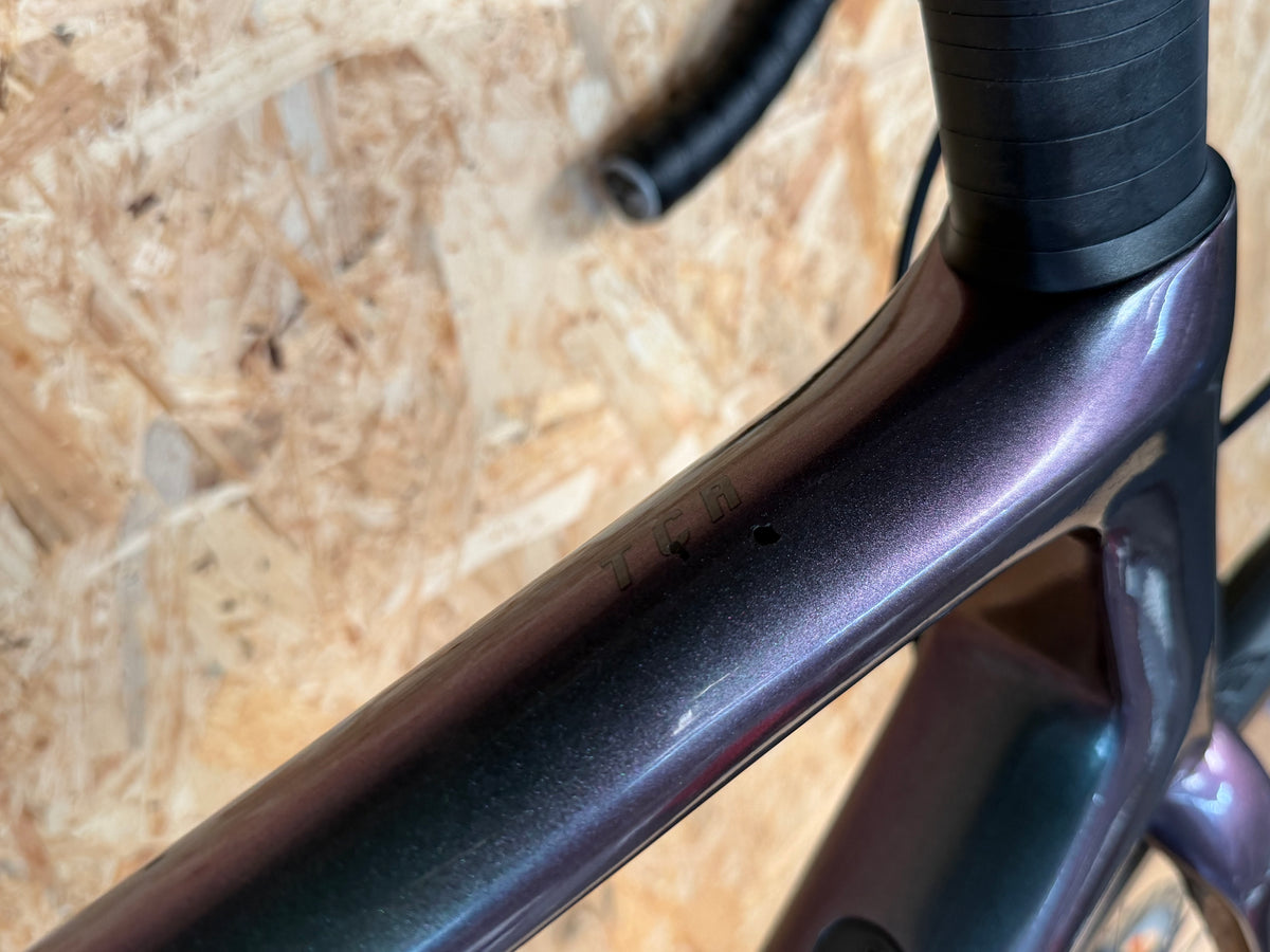 Giant TCR Pro Disc 1 – 2024 – Taille M/L (175-185cm) – Shimano 105 Di2 – SLR 1 carbone – 8,1 kg