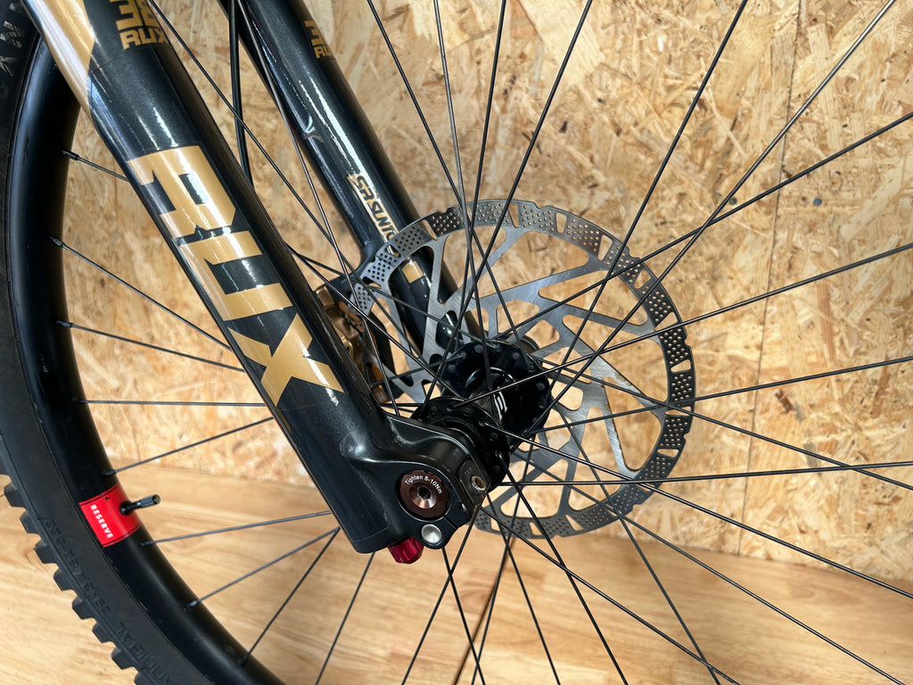 Santa Cruz v10 2025 (taille L)