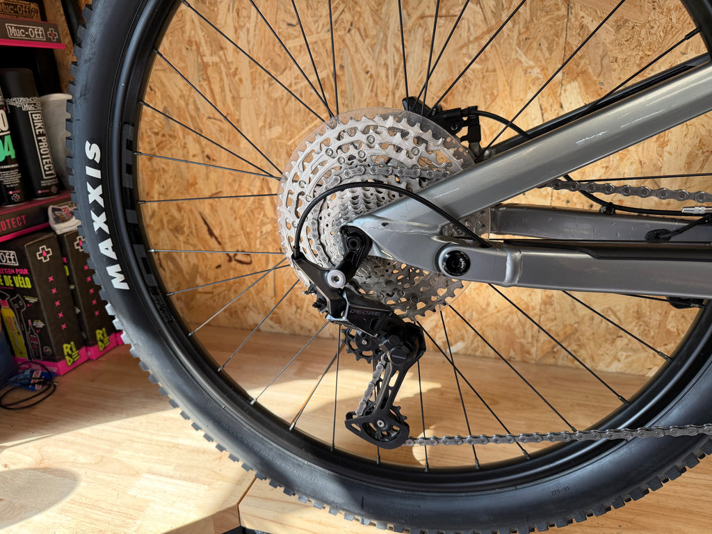 VTT électrique cannondale taille S (155-168cm)