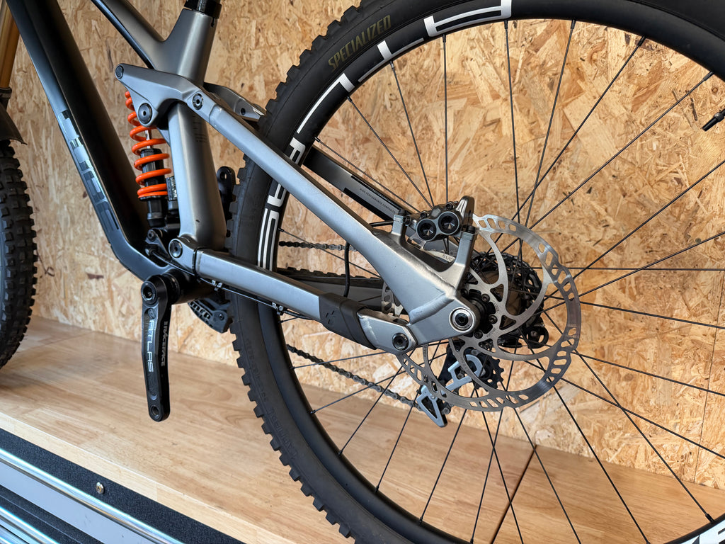 VTT DH cube two15 slt taille L (176-184cm)