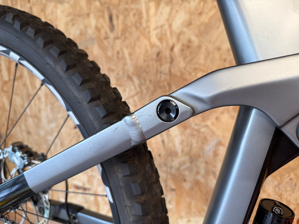 VTT DH cube two15 slt taille L (176-184cm)