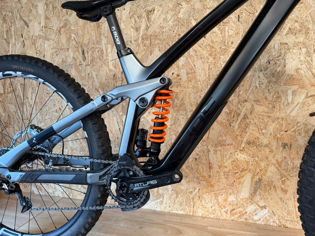 VTT DH cube two15 slt taille L (176-184cm)