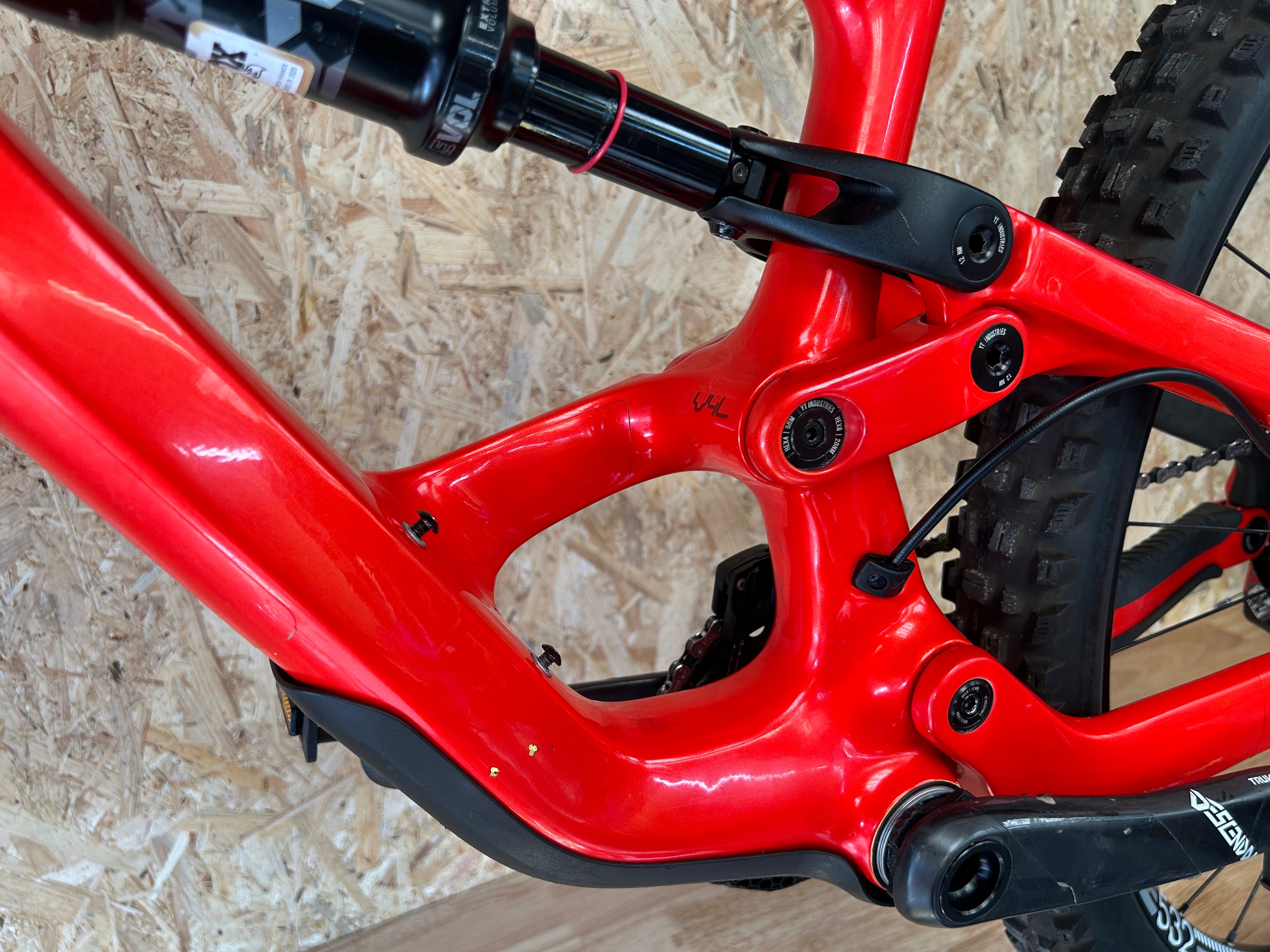 YT Capra – 2023 (1m75 à 1m85)