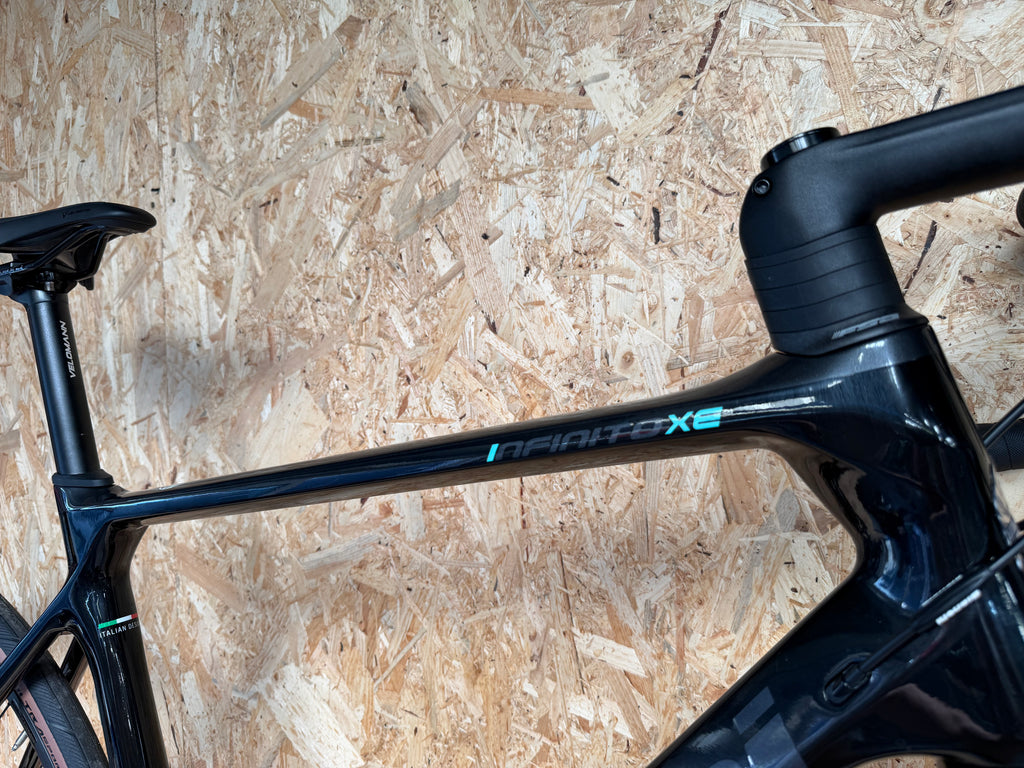 Bianchi infinito taille 55 (180-184cm)