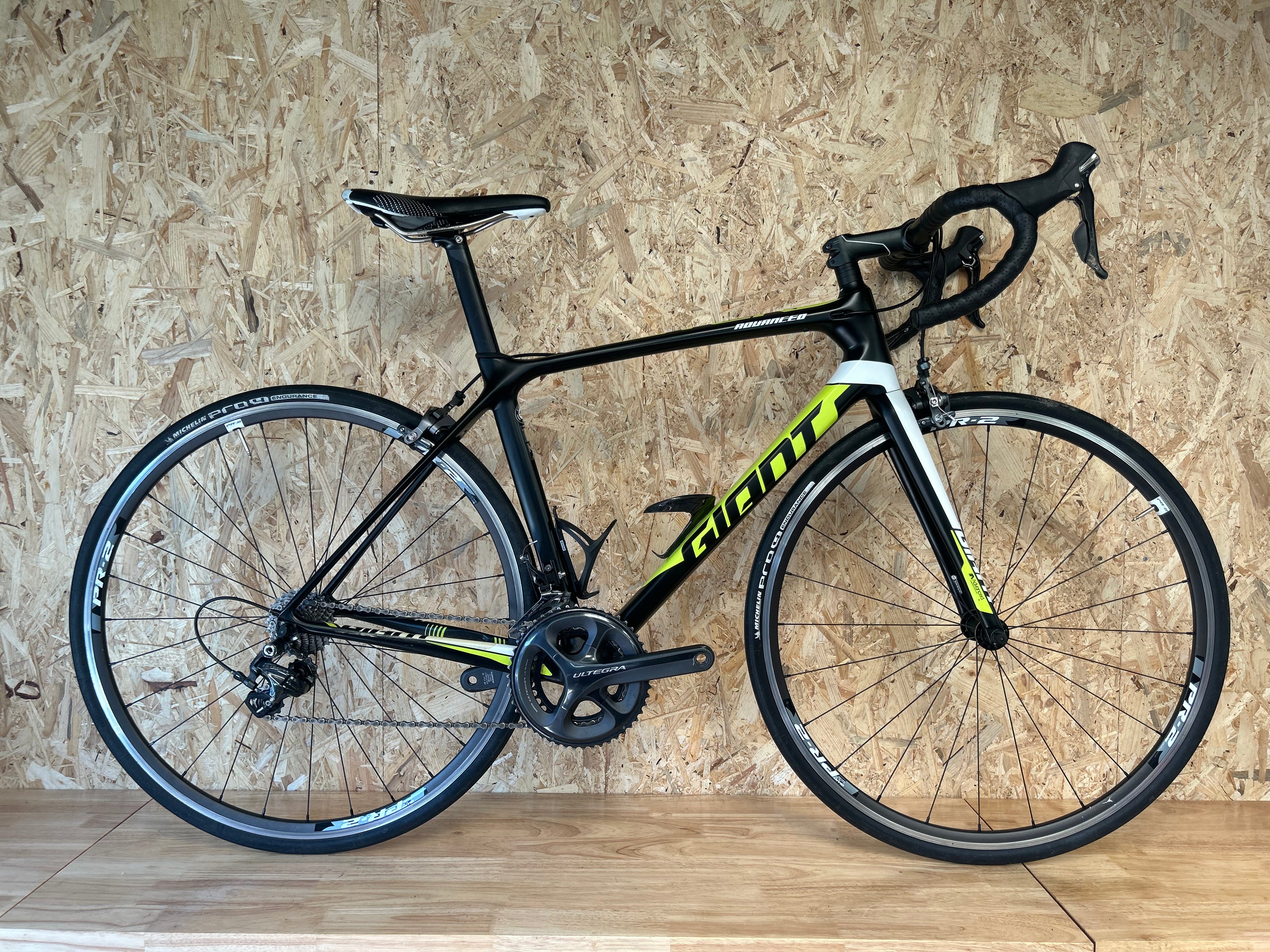 Giant TCR Advanced – 2016 – (173-183cm)